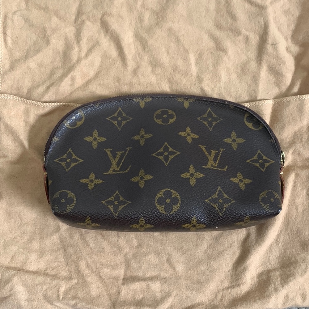 Authentic ✨ Louis Vuitton Cosmetic Pouch  ✨ SD0022